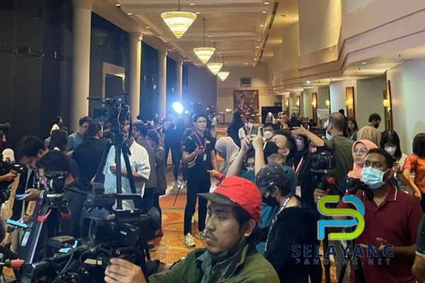 Terkini: Hampir 100 pengamal media mula berkumpul di Pusat Media PH