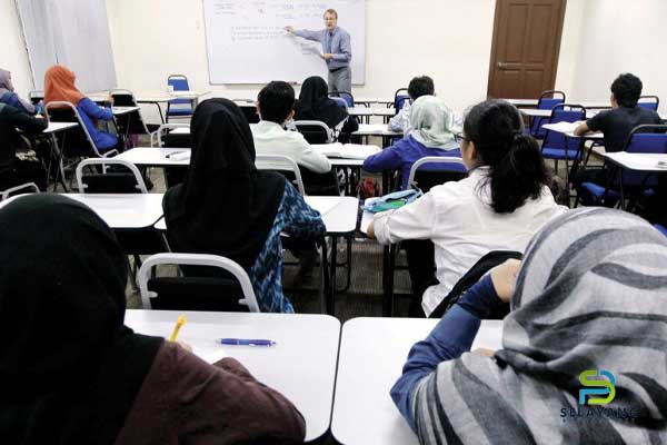 Pensyarah kolej digantung tugas selepas hina, gelar pelajar Islam sebagai 'pengganas'