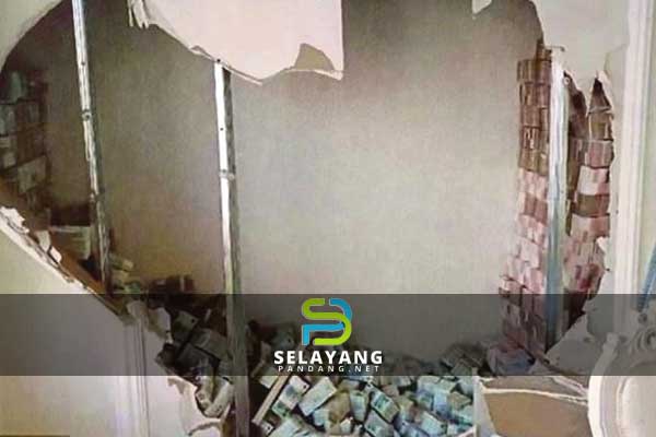 Lelaki terkejut jumpa duit dalam dinding rumah sebanyak RM245,000, bila pergi bank lain pula yang jadi